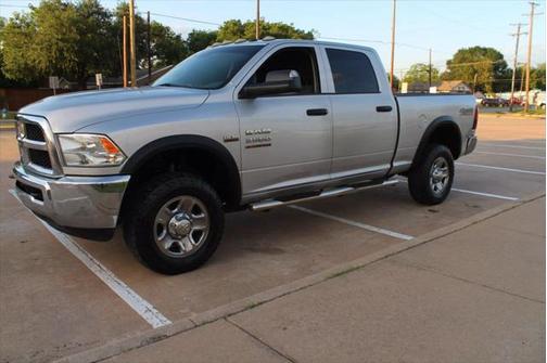 2017 RAM 2500 Tradesman Crew Cab 4x4 6'4' Box
