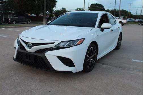 2018 Toyota Camry Hybrid XLE