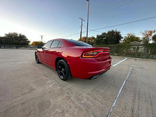 2016 Dodge Charger SE