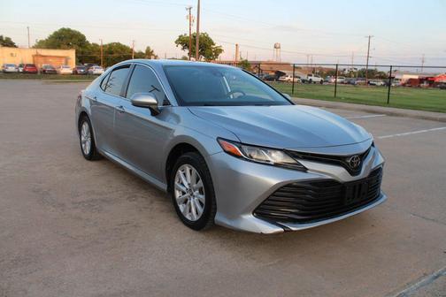 Celestial Silver Metallic 2019 Toyota Camry LE