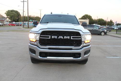 2022 RAM 2500 Tradesman Crew Cab 4x4 6'4' Box
