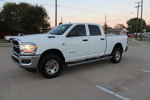 2022 RAM 2500 Tradesman Crew Cab 4x4 6'4' Box