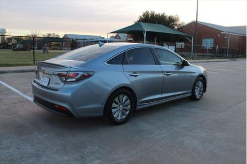 2016 Hyundai SONATA Hybrid SE