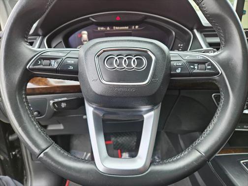 2018 Audi Q5 2.0T Premium Plus