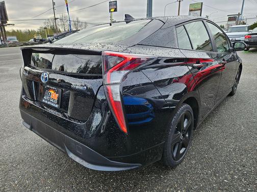 2016 Toyota Prius Three Touring