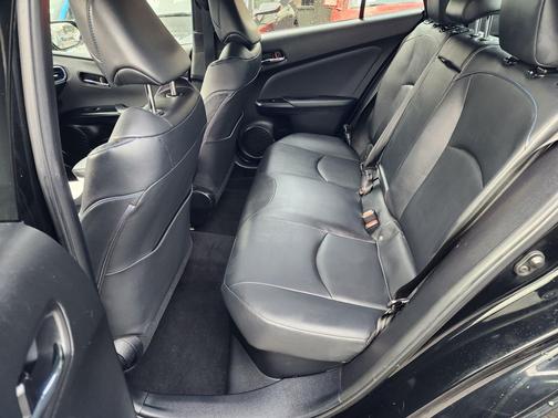 2016 Toyota Prius Three Touring