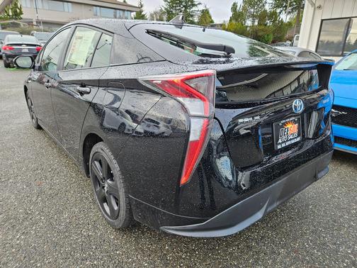 2016 Toyota Prius Three Touring