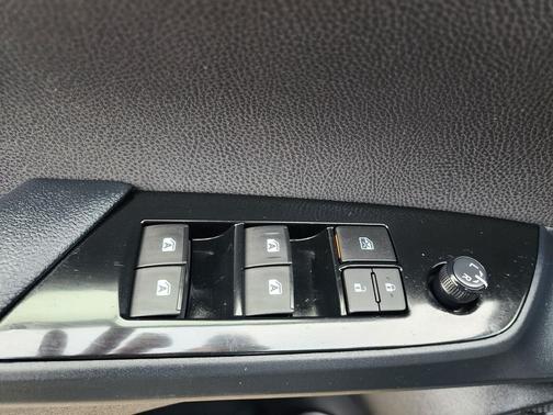 2016 Toyota Prius Three Touring