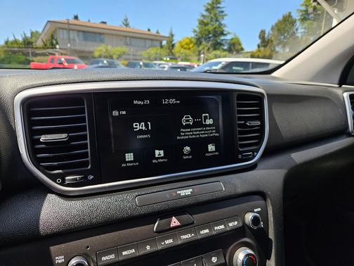 Clear White 2021 Kia Sportage LX