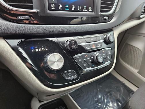 2020 Chrysler Pacifica Touring