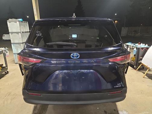 2021 Toyota Sienna LE