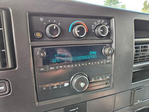 Summit White 2016 Chevrolet Express 2500 Work Van