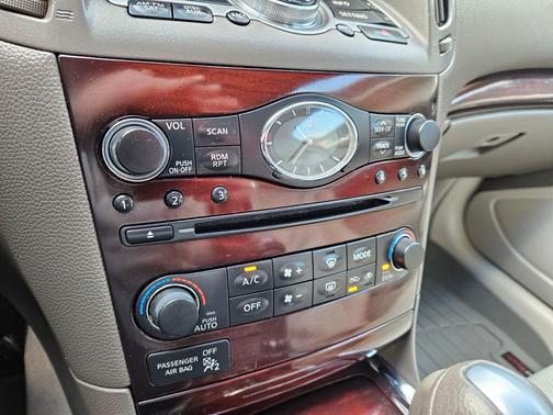 2011 INFINITI G37 Journey