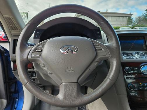 2011 INFINITI G37 Journey