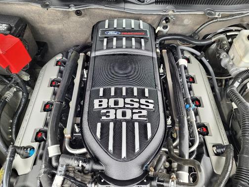 Photo 2 of 19 of 2011 Ford Mustang GT Premium