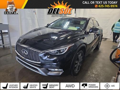 2017 INFINITI QX30 Premium