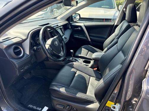 2017 Toyota RAV4 Platinum