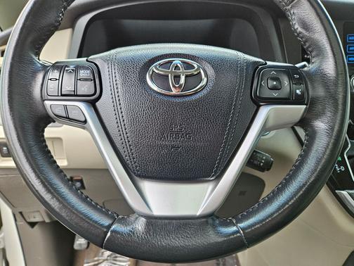 2016 Toyota Sienna XLE
