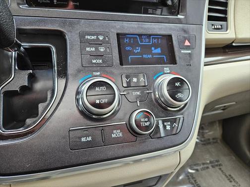 2016 Toyota Sienna XLE