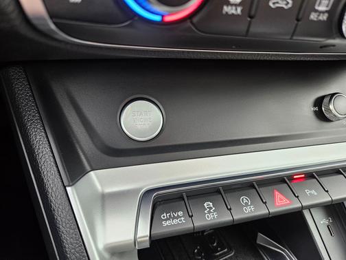 2019 Audi Q3 2.0T S line Premium Plus