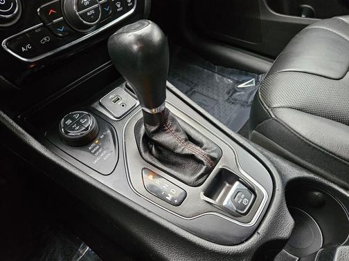 2020 Jeep Cherokee Trailhawk Elite