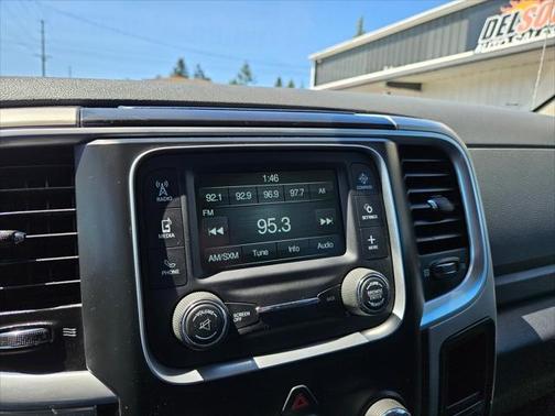 2017 RAM 1500 SLT