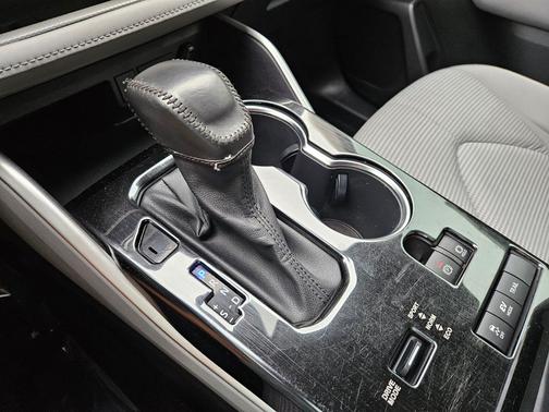 2022 Toyota Highlander Hybrid LE