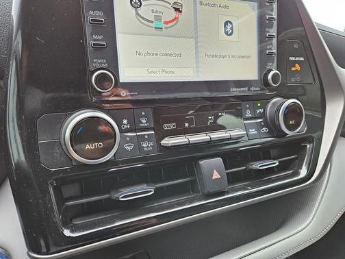 2022 Toyota Highlander Hybrid LE