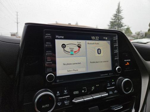2022 Toyota Highlander Hybrid LE