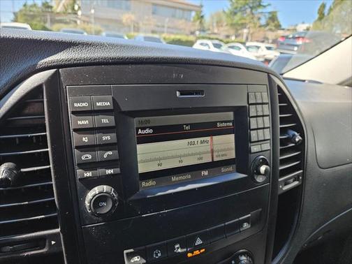 2019 Mercedes-Benz Metris Base
