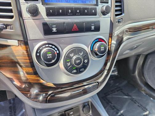 2012 Hyundai SANTA FE GLS