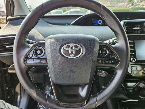 2020 Toyota Prius XLE