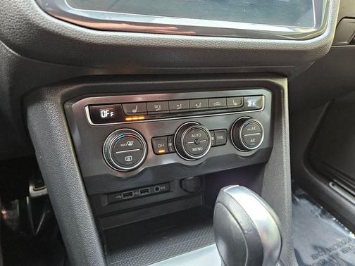 2020 Volkswagen Tiguan 2.0T SE R-Line Black 4MOTION