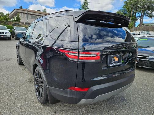 Loire Blue Metallic 2017 Land Rover Discovery FIRST EDITION