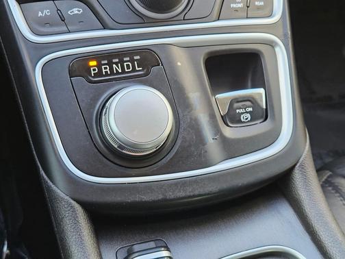 2017 Chrysler 200 Limited