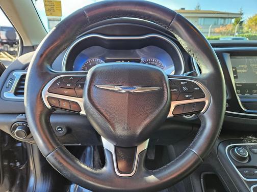 2017 Chrysler 200 Limited