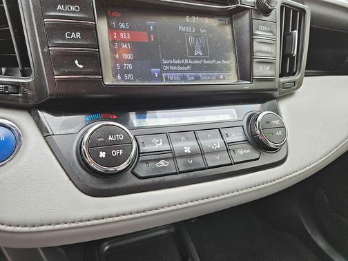 2018 Toyota RAV4 Hybrid LE