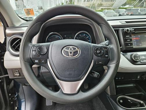 2018 Toyota RAV4 Hybrid LE