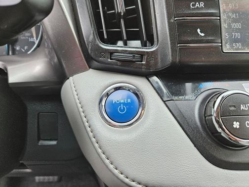 2018 Toyota RAV4 Hybrid LE