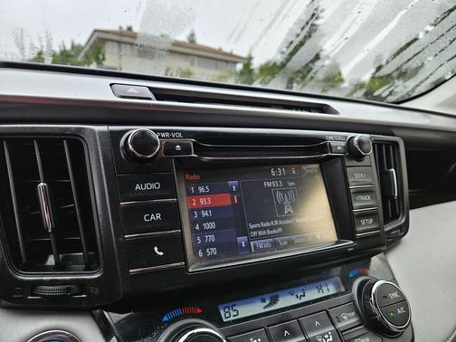2018 Toyota RAV4 Hybrid LE