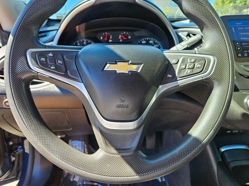 2022 Chevrolet Malibu FWD LT