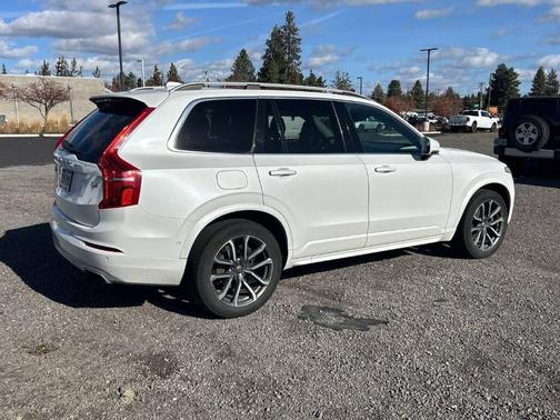 2016 Volvo XC90 T6 Momentum