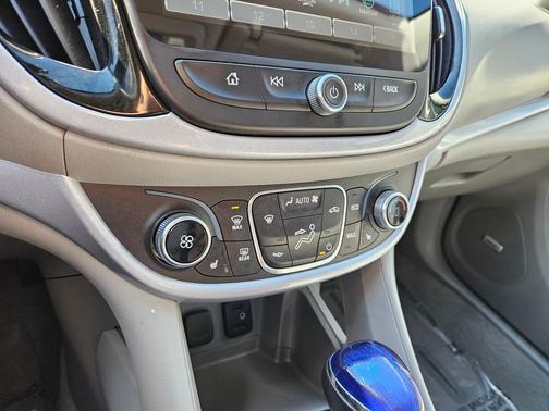 2018 Chevrolet Volt LT