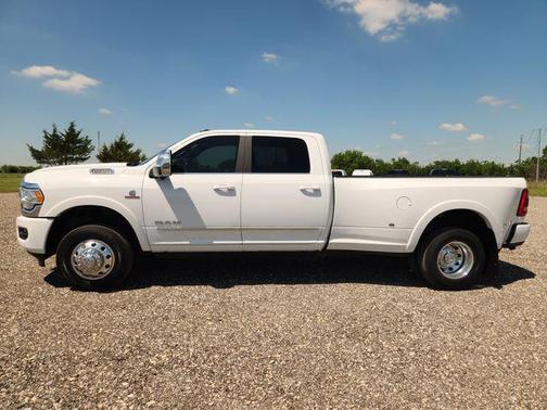 Bright White Clearcoat 2024 RAM 3500 Limited Crew Cab 4x4 8' Box