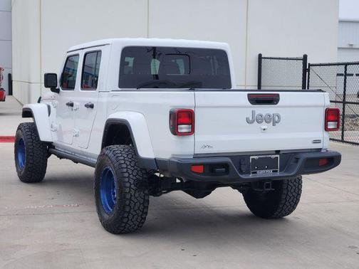 2022 Jeep Gladiator Overland