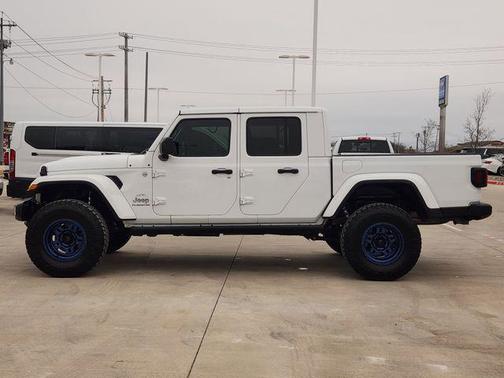 2022 Jeep Gladiator Overland