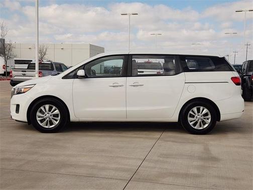 2016 Kia Sedona L