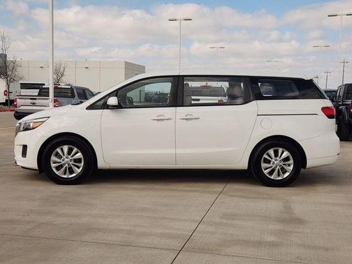2016 Kia Sedona L
