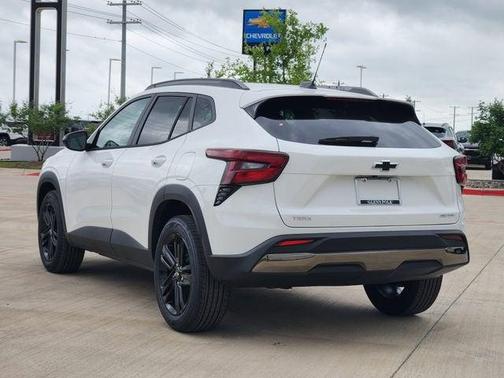 Summit White 2026 Chevrolet Trax FWD ACTIV