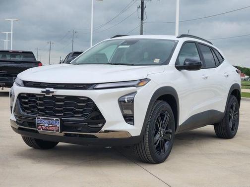 Summit White 2026 Chevrolet Trax FWD ACTIV